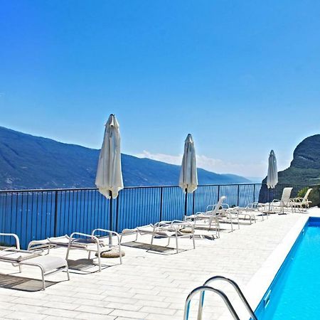 La Quiete 07 Lake View Apartment By Gardadomusmea トレモージネ エクステリア 写真